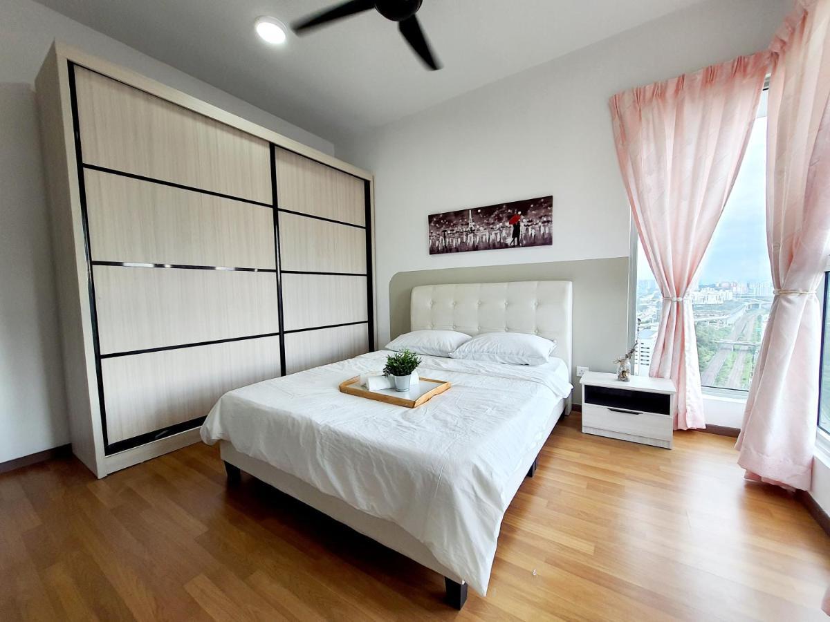 Residensi Flora Daire Seri Kembangan Dış mekan fotoğraf